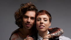 Songfestival Vandaag: Mia en Dion repeteren weer, Grote Songfestivalfeest op tv